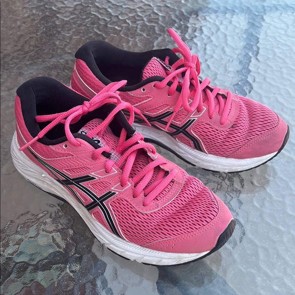 Asics Pink and Black Athletic Shoes for Performance